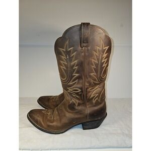 Ariat Women's Heritage Western Boot Dist Brown. Style 10001021(15725) S10B